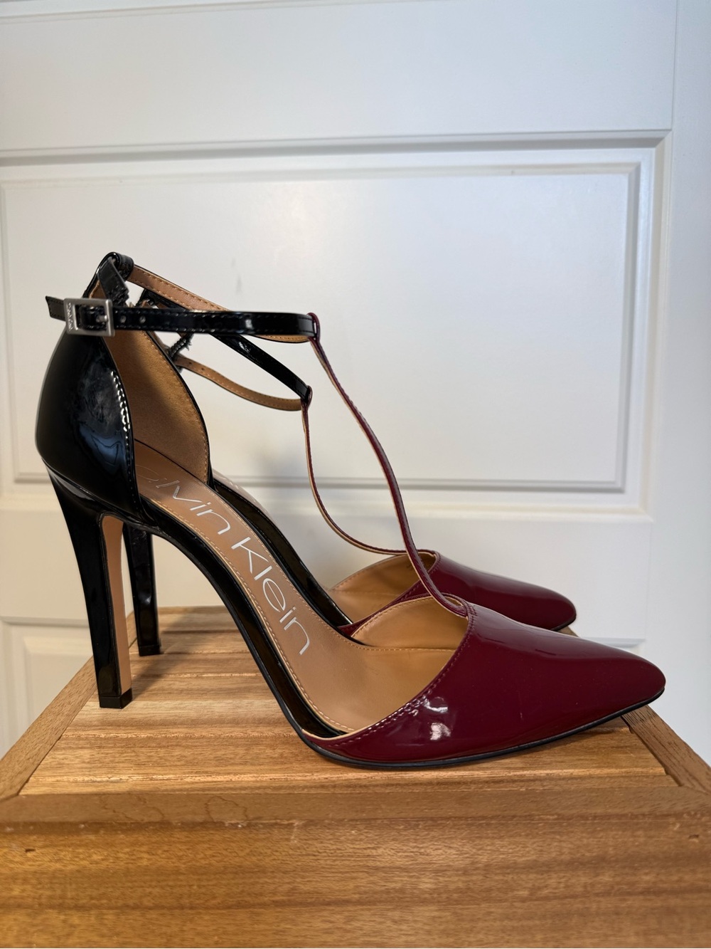 Calvin Klein Burgundy Black Patent T-Strap Pumps Heels Women’s Size 9